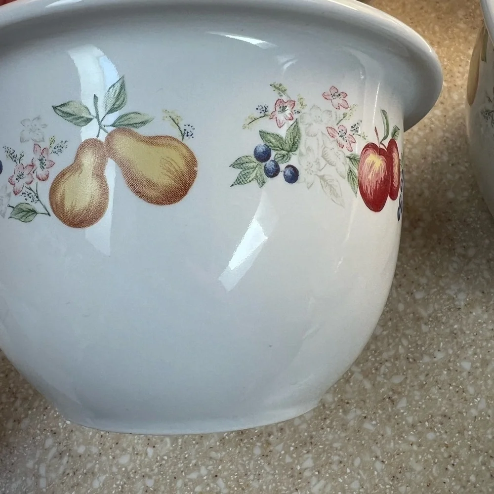 Vintage Chutney Corelle Set of 3 nesting mixing bowls